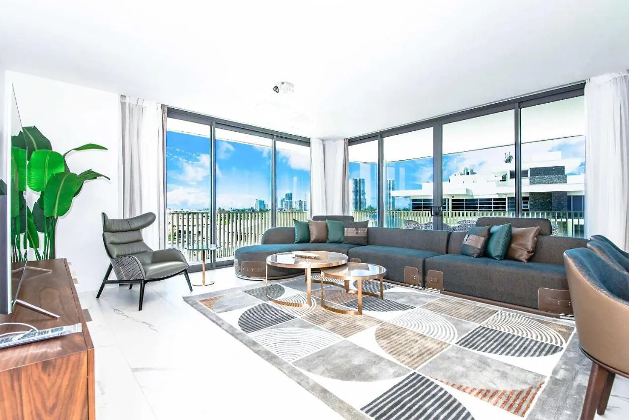 Lotus Resort Gold Coast Hotel apartamentowy